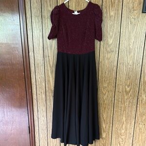 Elegant Burgundy and Black Evening Dress